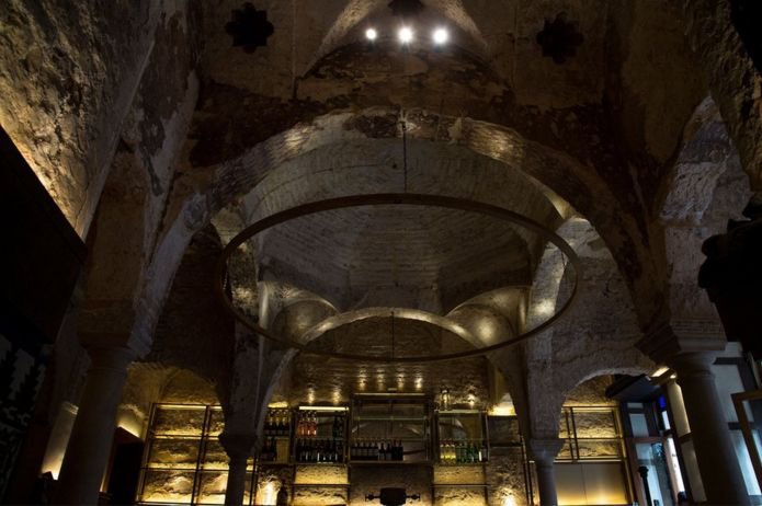 alfonslopeztena's tweet photo. Workers renovating a bar in Seville, Spain, have uncovered a well-preserved hammam, or a bathhouse, believed to date back to the 12th Century, with a star-shaped skylight, nearly 90 skylights in the roof, and Islamic geometric artwork on the walls
https://t.co/RDvi7lFczw https://t.co/2C2Z5HKRbP