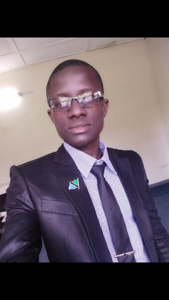 khalfankizinja's tweet photo. Official Billchab #facebook and #_instagram https://t.co/4IszRKcEiz