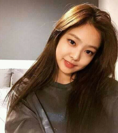 ArianaBTeam's tweet photo. ALL OF YOU ARE STUPID IF YOU BLAME JENNIE
WE LOVE YOU JENNIE
ALWAYS STAY WITH JENNIE
#ProtectJennie #ProtectJennieAtAllCost #PROTECTGDRAGON #ProtectGD #YG_Protect_Your_Artist #JENNIE #JennieYouAreLOVED #JennieDeservesBetter https://t.co/TSpjLBIp5i