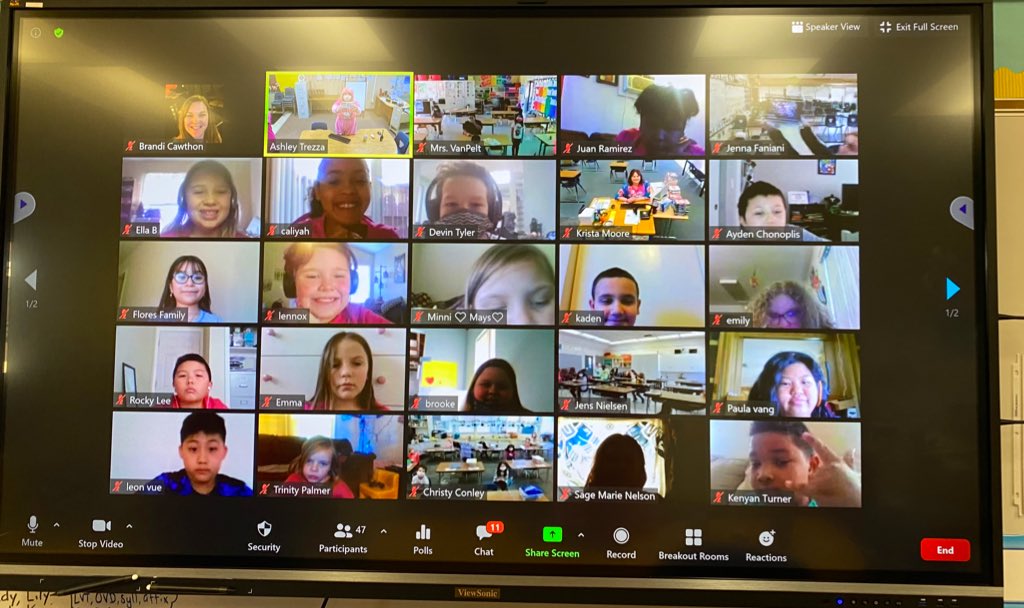 Chapmancats's tweet photo. We had a fabulous Pink Shirt Day! Our Kindness Tunnel was full of smiles and our virtual assembly connected us all to one another. We love our Chapman family! We can always take the time to be kind. #chapmanproud #itsagreatdaytobeacat #bekind #PinkShirtDay https://t.co/vdb2qTdPKj