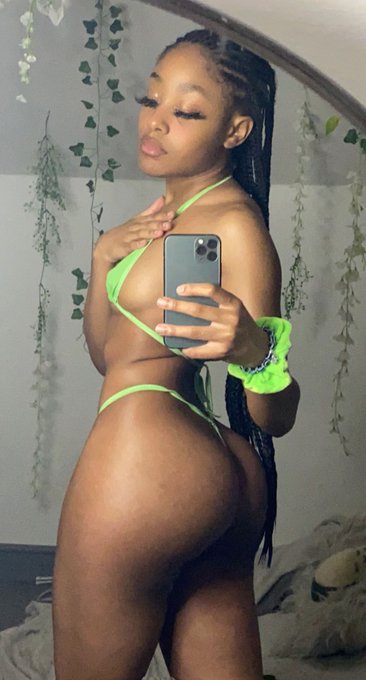 1 pic. looking mean in green https://t.co/gcMaFcSP9Y