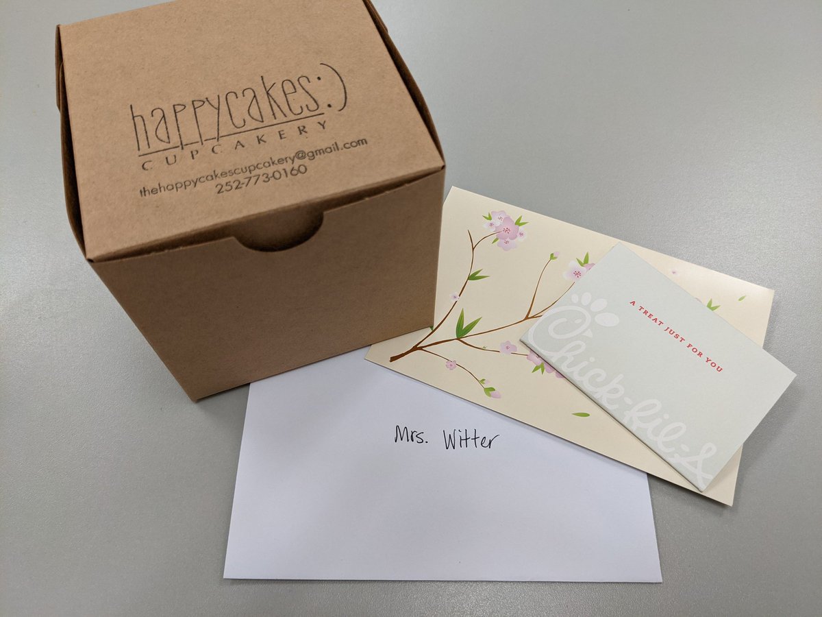 Had the pleasure of starting my work day with a kind note and a sweet treat! Thanks <a href="/MeltonsMagic/">Ashley Medlin</a>! Thoughtful leaders make all the difference. #itsthelittlethings