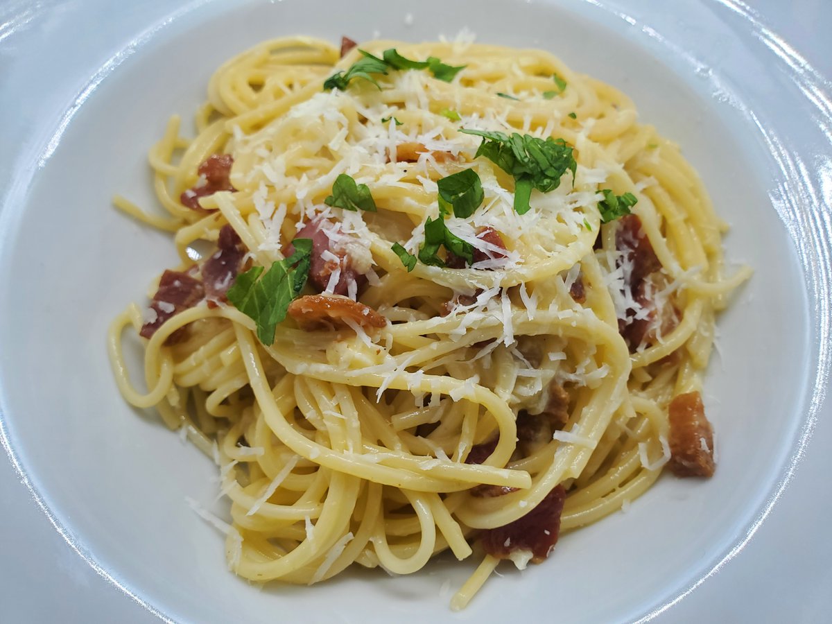 Check out The Messy Cook by Dale's newest recipe on YouTube Pasta Carbonara.  So delish and ready in less than 15 minutes. youtube.com/watch?v=hNBG_i…
#covidcooking #pasta #carbonara #15minutemeals #easyrecipes #confortfood