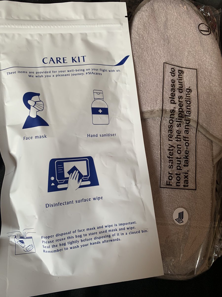 y_takeuchi_'s tweet photo. A350 winglet design CARE KIT シンガポール航空乗ると、ケアキットももらえる。A350のウイングレットデザインもカッコいい。
#flysq #SIAcares #SFC修行 #シンガポール #シンガポール航空 #駐在 https://t.co/Le5sFeMdMB