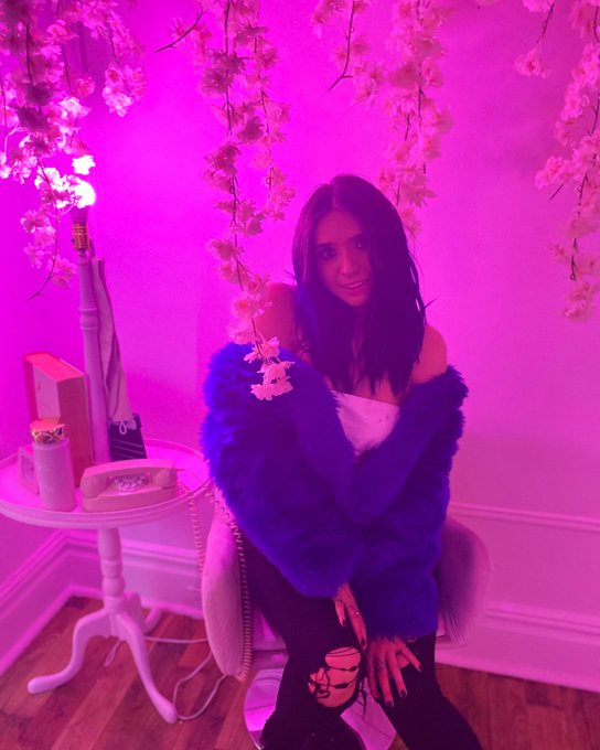 Sending it to Vegas this weekend ✌️ HMU to hang 💕 https://t.co/hQsOWdQMmo<a href="/tag/lostcause"class="tags"><span>#lostcause</span></a>