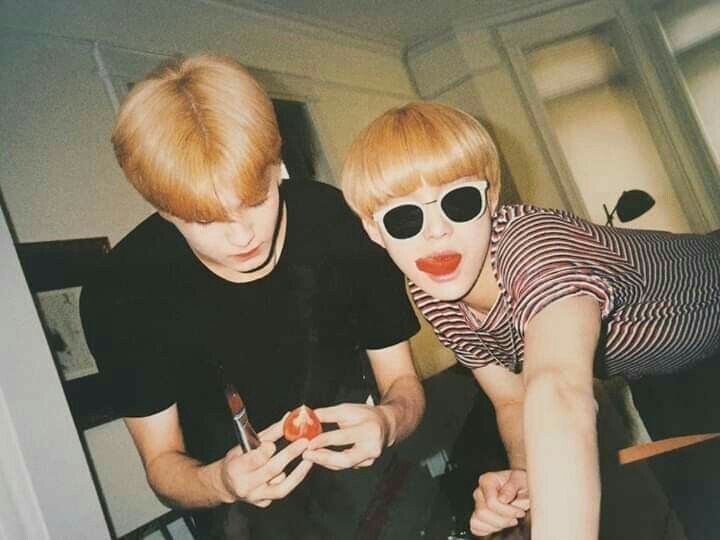 กูเห็นรูปนี้ทีไร ต้องมองเป็นจองอูแลบลิ้นตลอด 5555555555555555555555555555555555555 ทั้งที่มันคือมะเขือเทศอะ โว้ยยยย