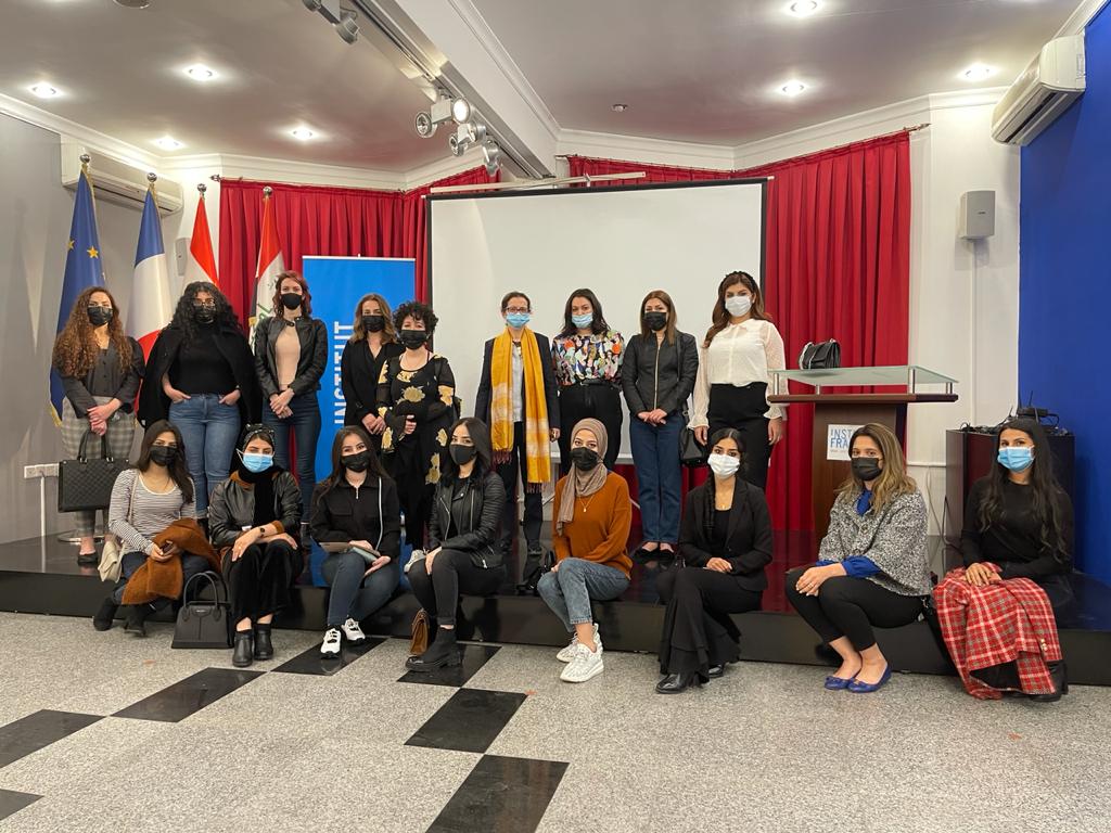 Rencontre de Mme #SalwaNacouzi et Mme #AgnesIDE avec les bénéficiaires certifiées des formations <a href="/AHJ_org/">Aide Humanitaire & Journalisme</a> pour le projet de <a href="/CFImedias/">CFImedias</a> . Merci <a href="/IFI_BAGDAD/">Institut Français d'Irak</a> et son antenne #IFI_Erbil pour cette conversation constructive sur l'égalité de genre et les femmes dans les médias.