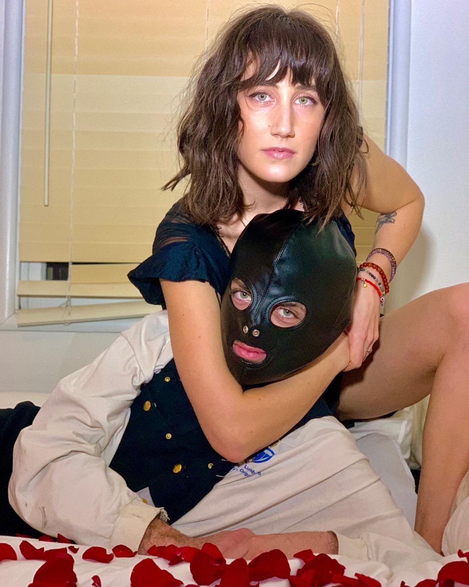 ‘𝕀𝕥 𝔽𝕖𝕖𝕝𝕤 ℝ𝕚𝕘𝕙𝕥’ music video premiering this Friday on our YouTube channel 🤠 Can’t wait to share this Hi-8, fever-dream of a video with you guys. Premiere: youtu.be/K7QbmKCqwWI