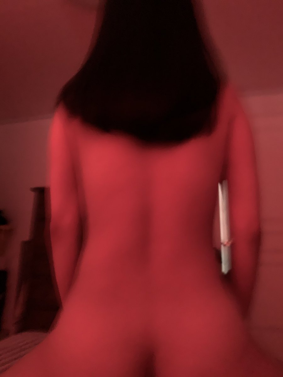 얼마전.. 아침에 올라타시는 우리 와이프님. 모닝떡 말고 아침밥을 주시오! #모닝섹 #초대남 #부부만남 #부커만남 #커플만남