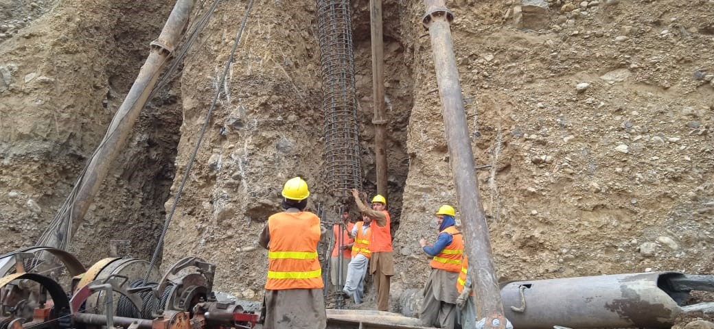 KfW_Islamabad's tweet image. Works are progressing: The @kpgov is building the Dartian suspension bridge and approach roads in Haripur through the KfW supported Regional Infrastructure Fund (RIF-KP). This infrastructure will increase people’s mobility &amp;amp; economic activities.
#CreatingAccess
#Growth