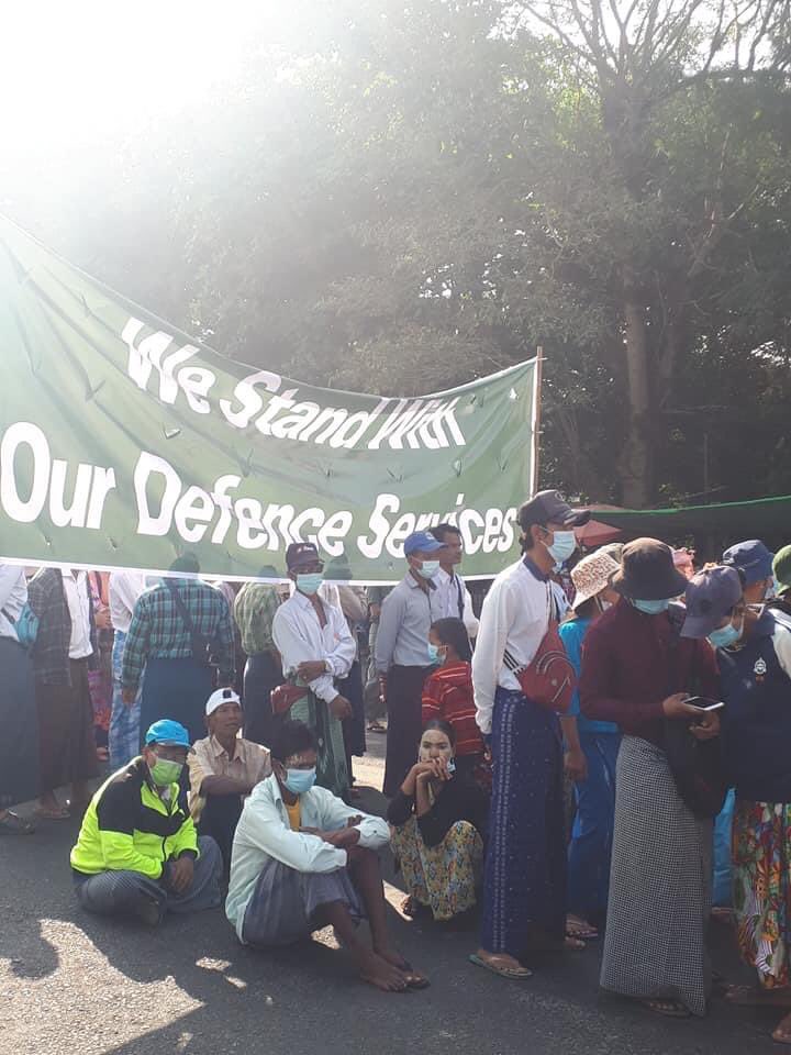 chitmoore's tweet photo. Myanmar Military Coup Supporter carry slingshot and steel pipe for showing they support Military and shot to resident of Myanmar Railway families. Who will be the winner of our real votes? #ASEANRespectOurVotes #WhatsHappeningInMyanmar #SaveMyammar #NoMilitaryCoup https://t.co/QCad9jv0Fp