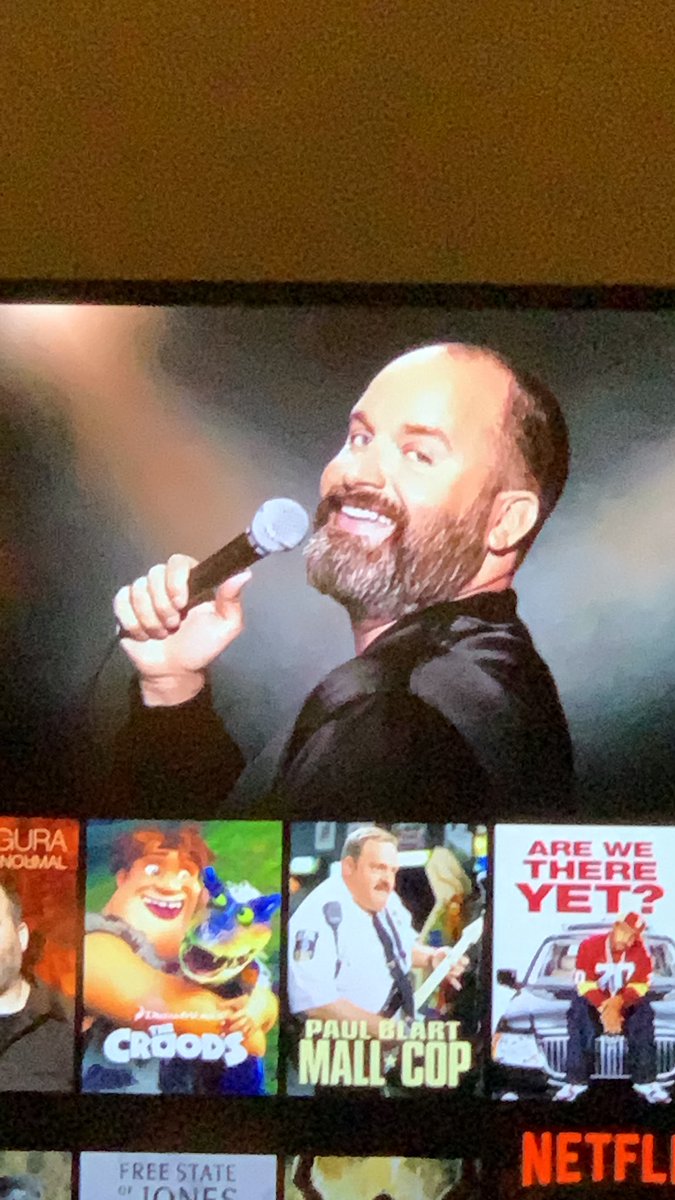CliffCaviar's tweet photo. @PodOfThunder do you think that Tom Segura is aware that he looks like the Legendary Chris L? https://t.co/nZ0oVT8cjH