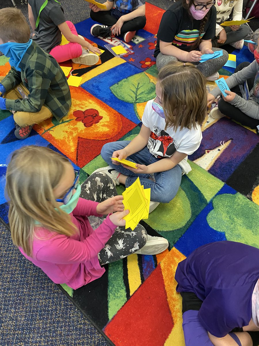 keesheri1's tweet photo. Play It, Say It: Present a question. Ss match statement to response card and slap card down when teacher says “play it”! Teacher says say it and Ss shout answer. @Crestview2 #cvrelentless https://t.co/9qRIEDMCAU