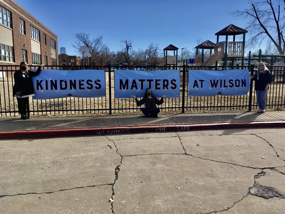 counseloracers's tweet photo. Our @WilsonArtsPTA made this sign in celebrating the Kindness month. Love ❤️ it so much and thank you! #choosekindness #kindiscool @NatalieJohnPapa @OKCPS https://t.co/cgozDDd0yN