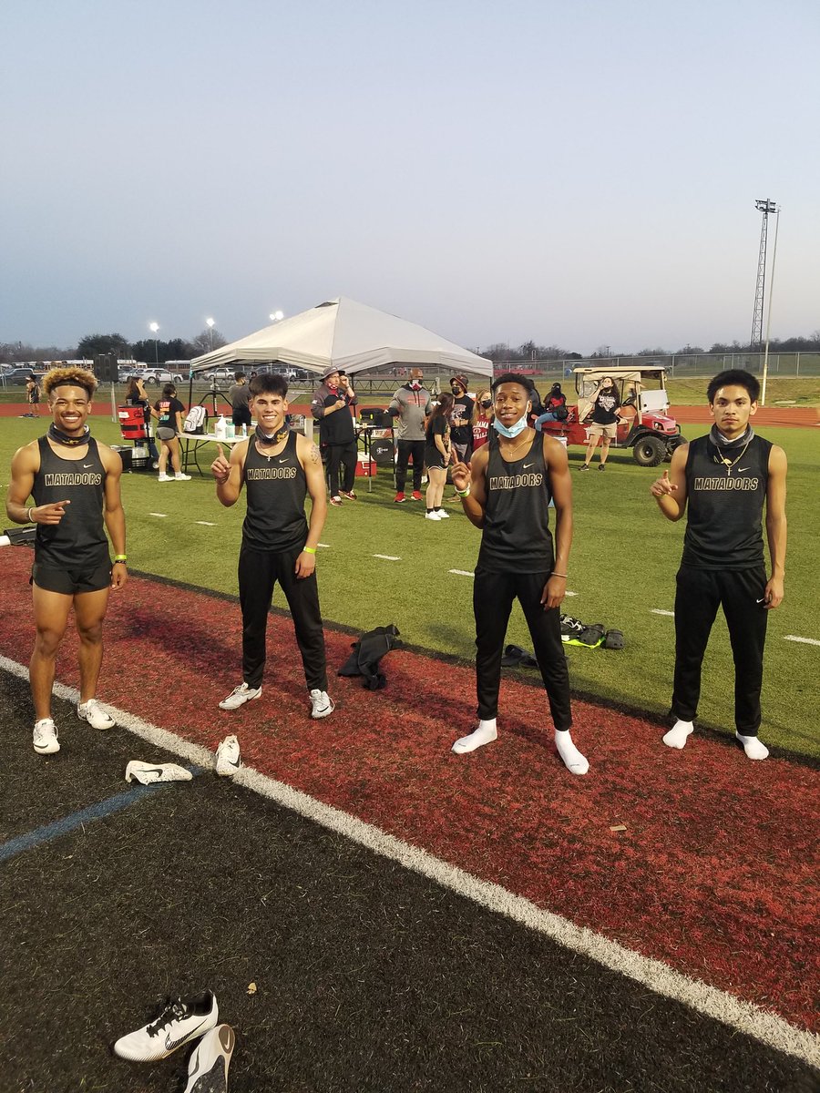 TrackSeguin's tweet photo. It feels good to be back seguin America
4x1 takes first at Southside relays

#welcomeback
#thereturn
#thachampsarehere
#thatguinspeed https://t.co/upeGF8htC6