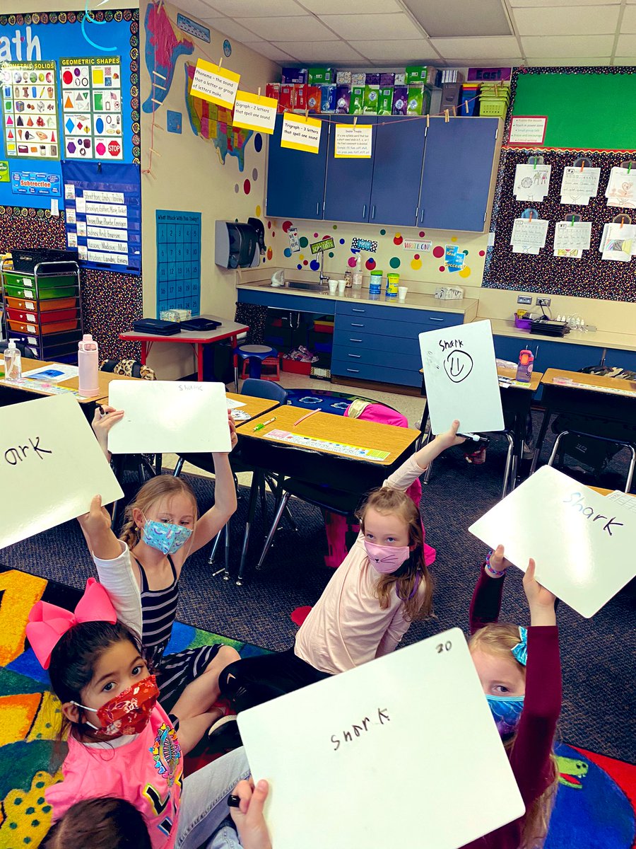 keesheri1's tweet photo. Showdown: Group Ss in groups of 4. Ss secretly respond on white board to teacher statement. Teacher says “Showdown”and Ss show answer to group. Ss groups discuss misconceptions. @Crestview2 #CVrelentless #1stGrade https://t.co/jHI02MGabS