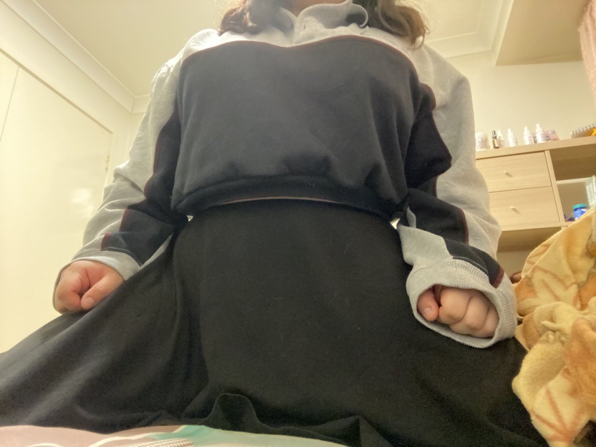 ririleebabyx's tweet photo. someone come and rail me in the backseat of a car parked at starbucks 😌 like just lift up my skirt and go to town 🥵 https://t.co/MNl7We5liH