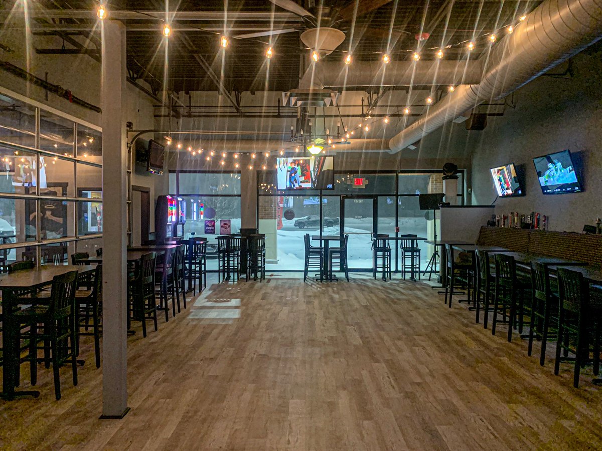 VIPMusicEnt1's tweet photo. Reggaetón Party! (21+) Vibe w/ us this 
Sat. Feb. 27th 
| Doors: 9PM | $10 Cover | 🥂🍾

📍FORZA 
1827 Knapp Rd,
Crest Hill IL, 60403 
(Mask Required, Limited Capacity) https://t.co/EuuwPedjQi