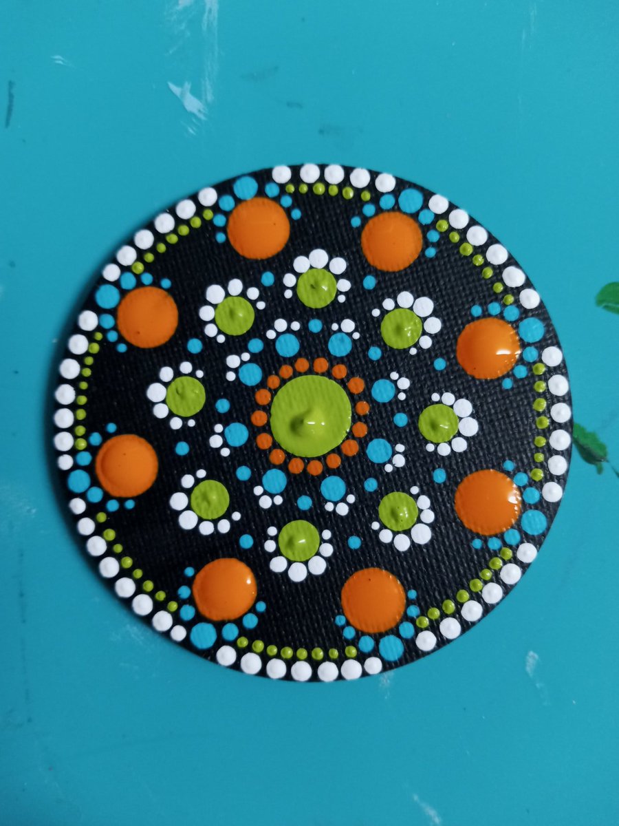 Jmonroe1989's tweet photo. New, still wet, painted magnet.
https://t.co/Aa5lIFyNGn
#dotart #dots #mandalaart #mandala #ArtistOnTwitter #art #artist #magnet #homemadeart https://t.co/rmz8bCvWwy