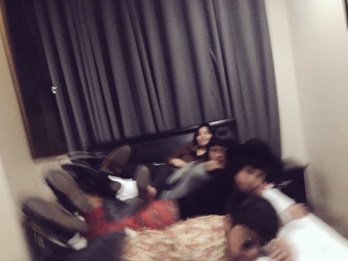 whybmzild's tweet photo. Good morning. Stream Apat. And I miss IV OF SPADES so much. https://t.co/ceSo4kCgu5