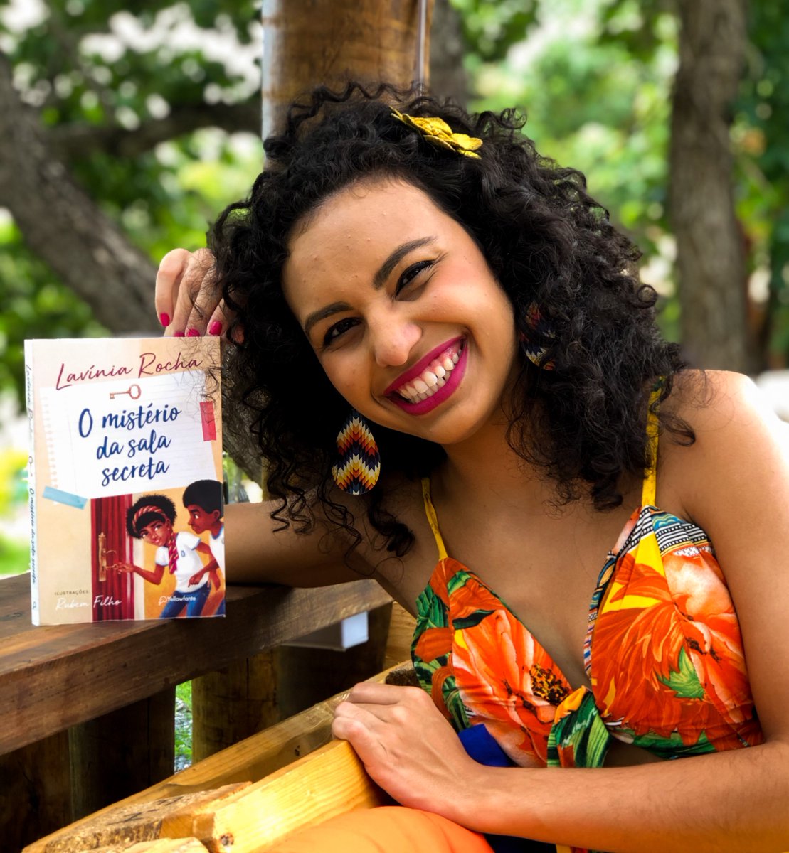 🌟 #SORTEIO do meu livro novo autografado! 🌟

🗝️ O mistério da sala secreta

Regras:

📚 Seguir <a href="/lavi_rocha/">Lavínia Rocha</a>
📚 Seguir <a href="/grupoautentica/">Grupo Autêntica</a>
📚 Dar RT neste tuíte (sem comentário)

Válido só para o Brasil
Resultado: 10/03/21
