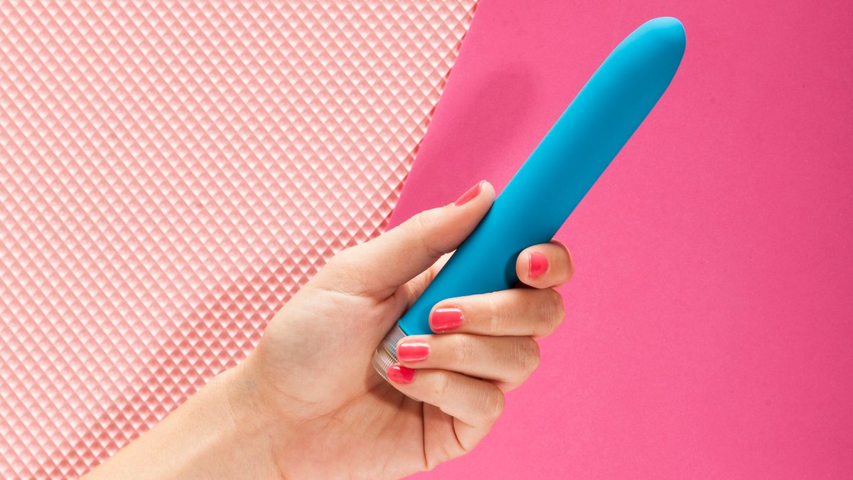 Bedsider's tweet photo. HURRY! There's still time to win a $100 gift card to buy the sex toy of your dreams! Enter by 02/28: https://t.co/zmh0WjMjuU #MakeSomeLove #ReadySetGOOOOOOOO https://t.co/fwDxvVRLIp