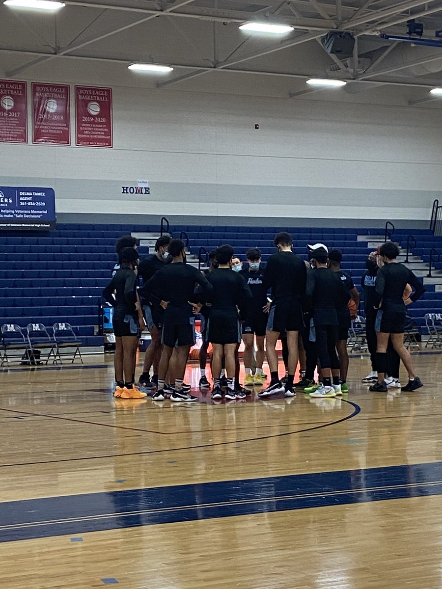 NISDHarlan's tweet photo. Congrats to @harlanhoops the Harlan Boys basketball team ! Area Champions . The Hawks defeat La Joya in Corpus tonight . https://t.co/tJafcPIp19