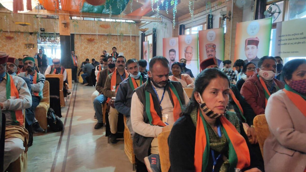 BJP4Himachal's tweet photo. पिछले कल हिमाचल भाजपा प्रदेश अध्यक्ष श्री सुरेश कश्यप जी ने सोलन में भारतीय जनता पार्टी शिमला संसदीय क्षेत्र के प्रशिक्षकों के प्रशिक्षण वर्ग का शुभारंभ किया। https://t.co/MIVqPcpYlW