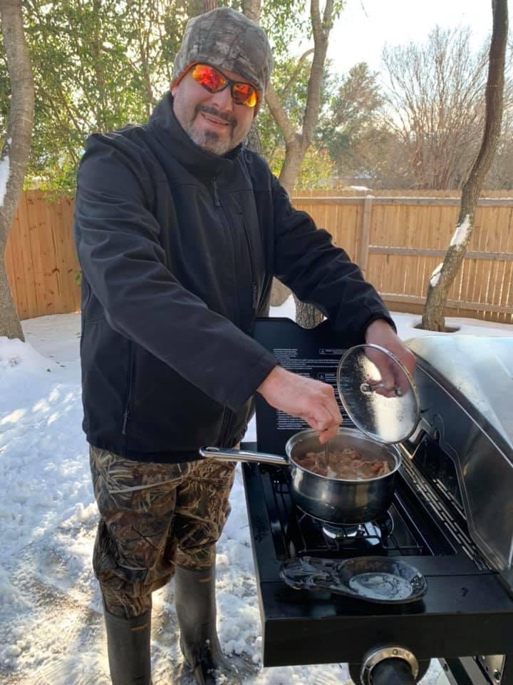 lukedowden's tweet photo. In case you needed some levity to your day, part of my survival of snowpocalypse was duck waiters, leftover gumbo and a gas burner. #survivalmode #countryboycansurvive #usewhatugot https://t.co/6GMmRx1KYA