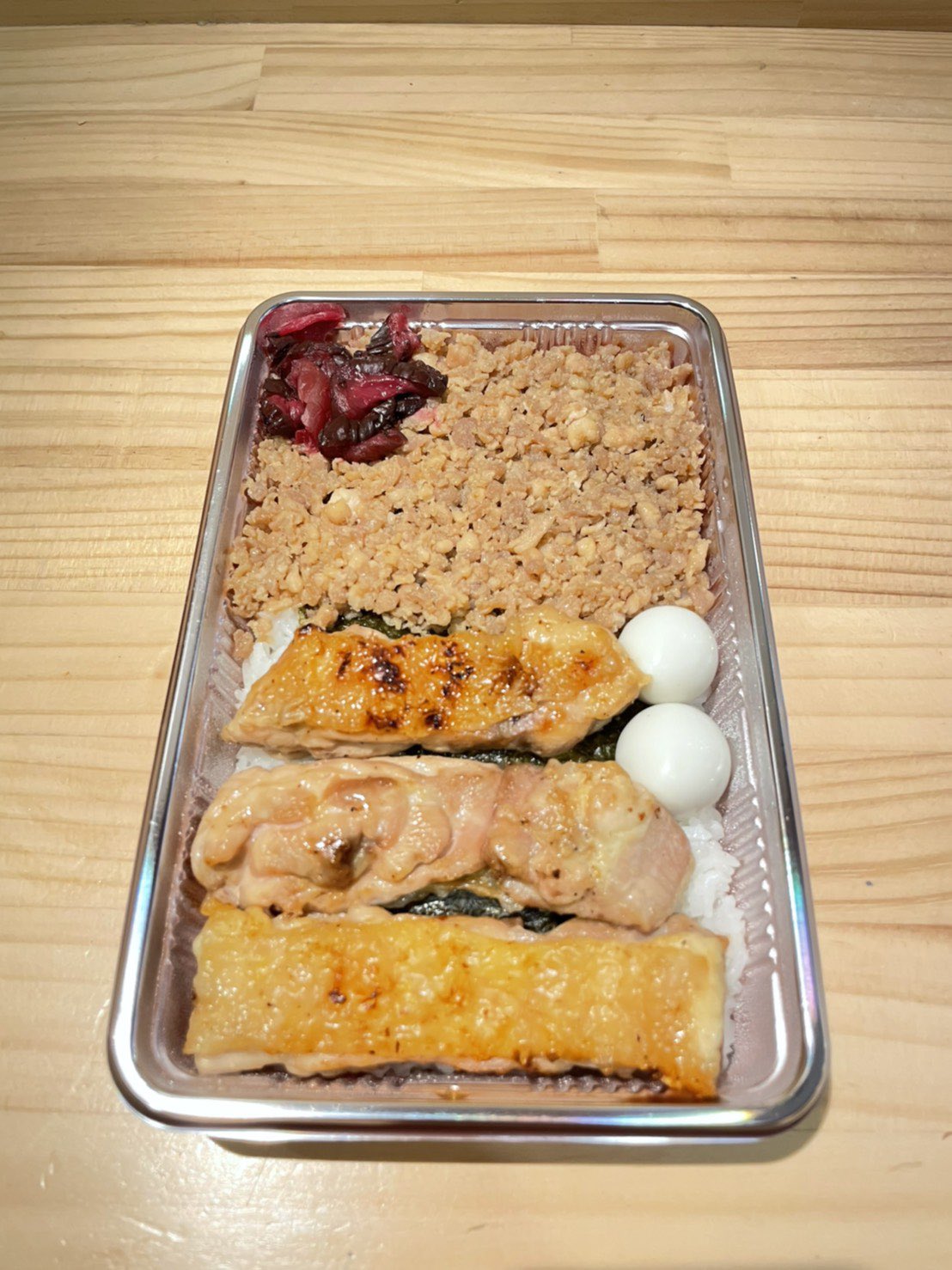 鳥megu 大人気の焼鳥弁当 このボリュームで540円 お店は11時より開店 是非 一度食べてみてください 鳥めぐ 東向島 墨田区 押上 東京スカイツリー 曳舟 葛飾区 お弁当 ボリューム 安い 焼鳥 浅草 スカイツリーライン 焼鳥弁当 台東区 焼鳥丼