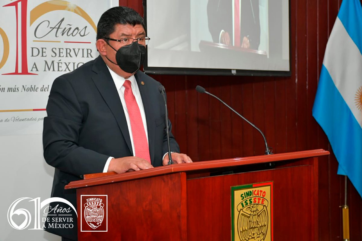 sntissste's tweet image. Ceremonia de graduación de 251 médicos residentes del CMN del ISSSTE, #TrabajoEnEquipo  #SumaDeVoluntades @sntissste sede del evento @LuisAntoRamirez @cmn20noviembre @ISSSTE_mx @drmerino75 @RamiroLopezE
Orgullosamente ISSSTE-SNTISSSTE