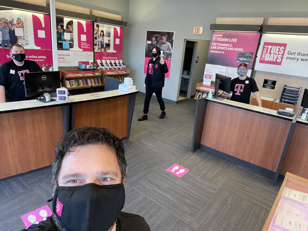 Who’s ready to help customers breakaway from #DumbandDumber and bring the best value in 5G?  Our #WVOnalaska team is who by taking it to the MAX... #MagentaMAX that is!  @WirelessVision @asadirfan @EricMikle