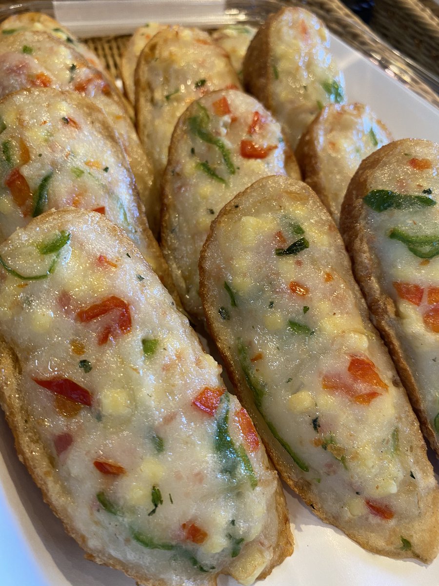 hamanotenpura's tweet photo. みんな大好きパンDEドーヤ🥖の
フランスパンの切れ端を使った
パンDEハーフ🥖
数量限りになり人気もあって
売り切れが早いです😵 https://t.co/0rY9jWLuxy