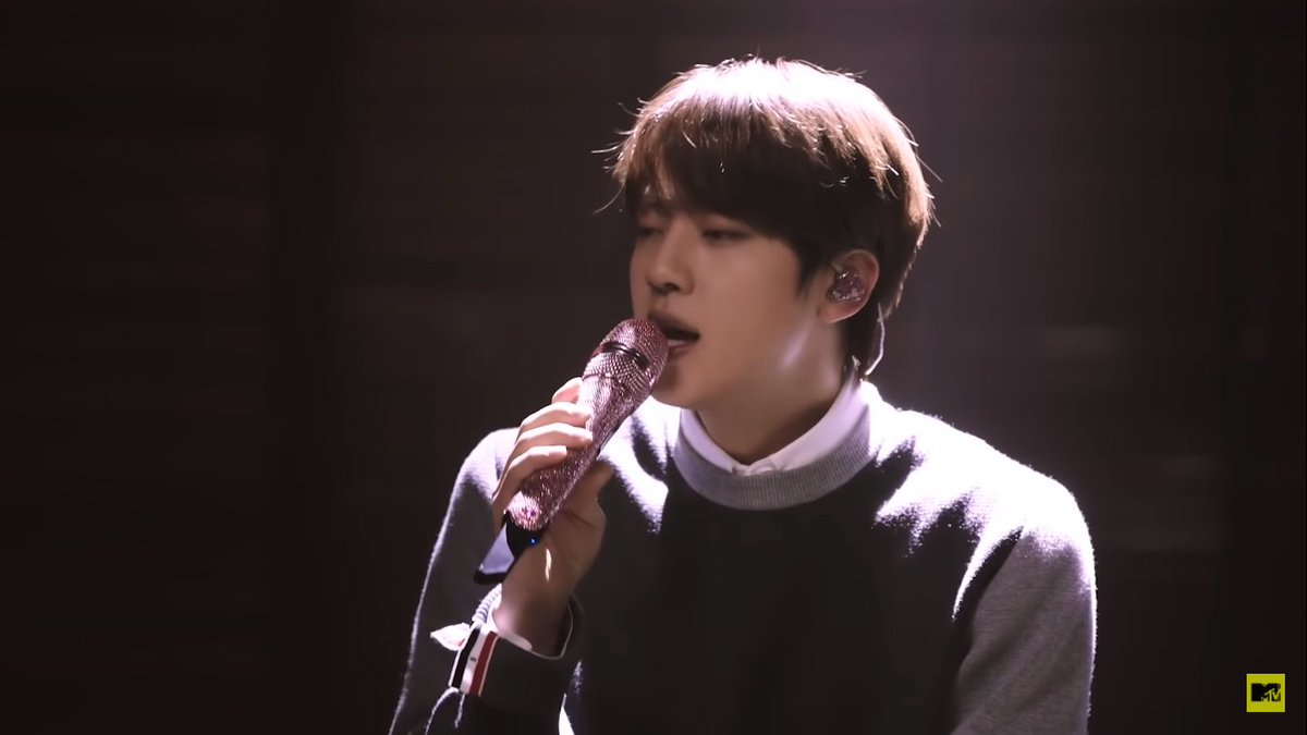 Cntihx's tweet photo. este gesto que hace seokjin al cantar cada día me enamora más, nunca voy a superar las notas de ayer de seokjin 💜 @BTS_twt #SEOKJIN #JIN #seokjinnotes https://t.co/cbwvcMpd9V