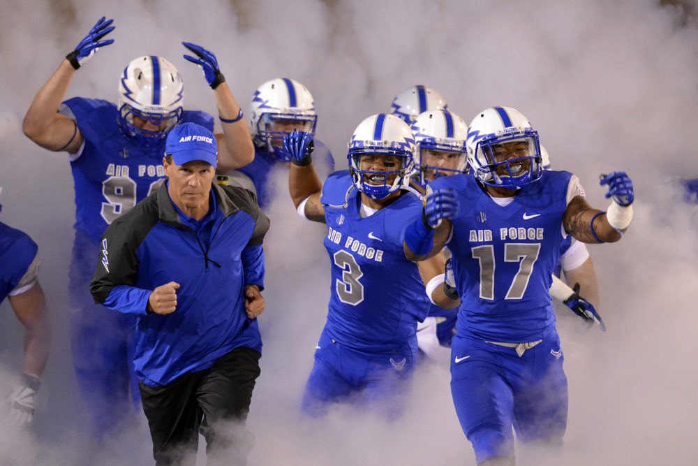 Ben_Roberts2022's tweet photo. After a great conversation with @Brian_Knorr I am Blessed and thankful to have received my 3rd D1 offer from the Air Force Academy!!! @CoachHardin1 @emiller_ram93 @BrandonMac29 @CoachBakerTX @CoachBrink2110 @EatonEagleFB @GregWallsJr https://t.co/OEB0uI4Blw