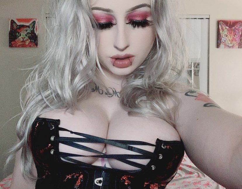 Big titty goth girl. 