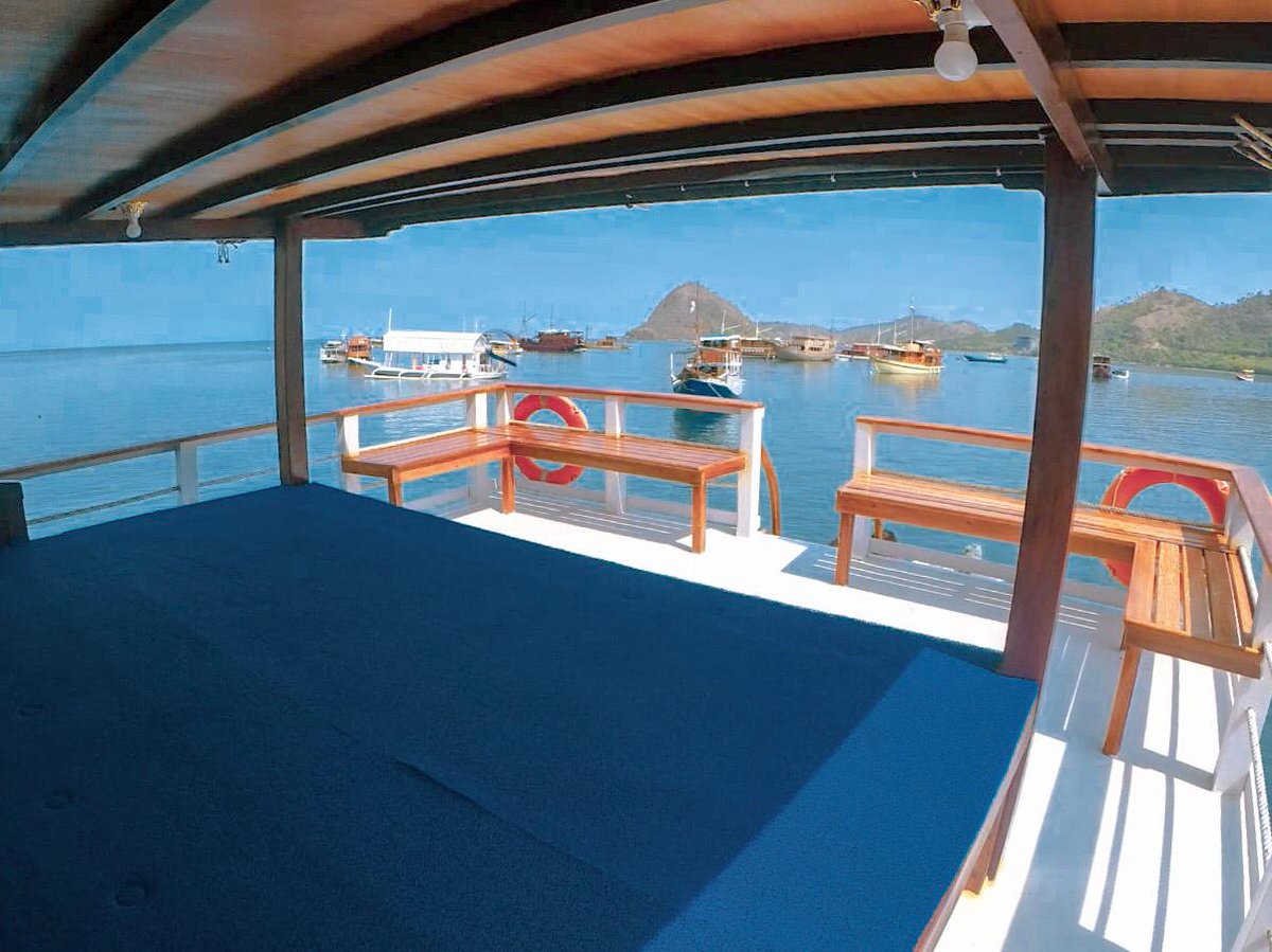 longlastingtrip's tweet photo. Sailing Komodo 3H2M berangkat setiap hari Jumat.

Share cabin: 2,5jt/orang
Private cabin: 3jt/orang

Include:
- AC cabin room
- Antar jemput Bandara/Hotel
- Makan &amp; snack
- Tiket masuk Taman nasional
- Alat snorkeling
- Tour guide
- Foto &amp; video saat trip https://t.co/7gCVlFq733
