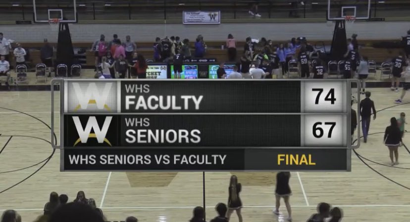 BHancock977's tweet photo. So many people to thank for such a great night of basketball. Thanks for coming out and supporting an awesome senior class! https://t.co/tPNzooA1bD