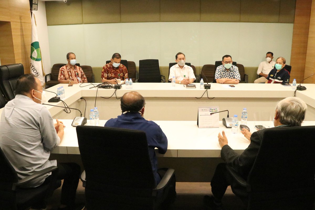 Direksi dan Komisaris PT Food Station Tjipinang Jaya menerima Pengurus DPP Perpadi dalam rangka Audiensi dan penjajakan kerjasama guna memenuhi kebutuhan pangan provinsi DKI Jakarta, kamis (25/02). 

foodstation.co.id