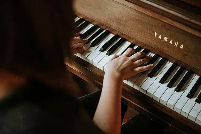 Participez avec votre morceau pour piano destiné aux enfants et aux jeunes au concours de composition « Mauricio Kagel ». 

Dépôt de contributions avant le 3/9/2021.

Tous les détails sur le concours sur …cio-kagel-composition-competition.com/startseite/

#austrocult #concours #piano #musique