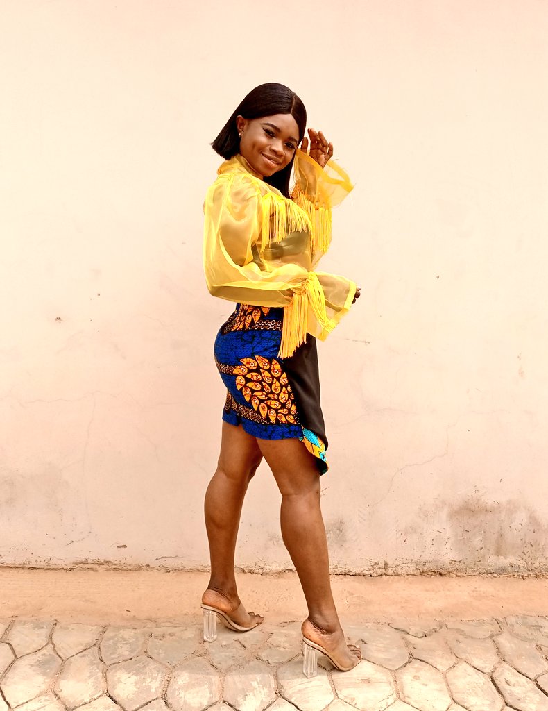 callme__PAT's tweet photo. Abum ONYE TAILOR! 📌
In English language? 
"I am a tailor".
I make clothes for a living.
Please dears, help me RETWEET. 🙏🏾 https://t.co/feyh8eleMA