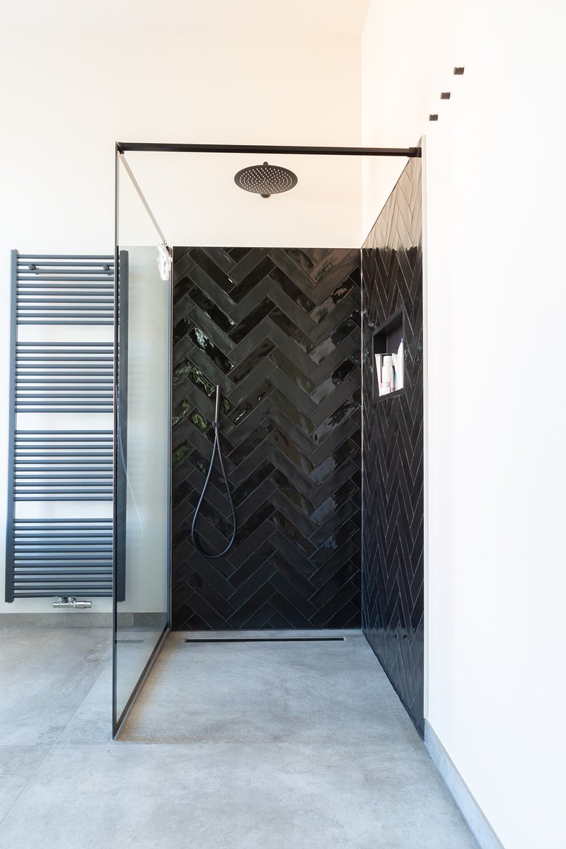 BESTILE_SL's tweet photo. HOW TO TURN SHOWERS INTO GORGEOUS CORNERS by #bestile
Just Beautiful! Love seeing our products, as they bright up beautiful bathrooms. NARA is available both in 7,5x30 and 22,5x22,5 cm sizes, in 9 colours with a glazing surface that perfectly matches the dream bathroom looks. https://t.co/FxlSQfKexU