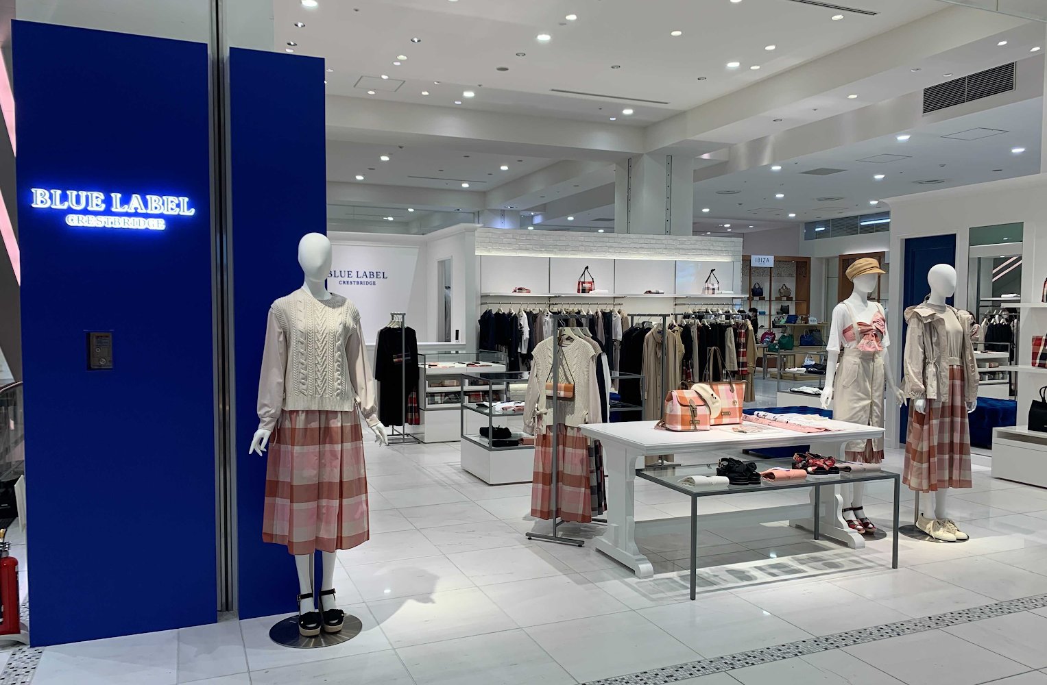 BLUE LABEL CRESTBRIDGE on X:  