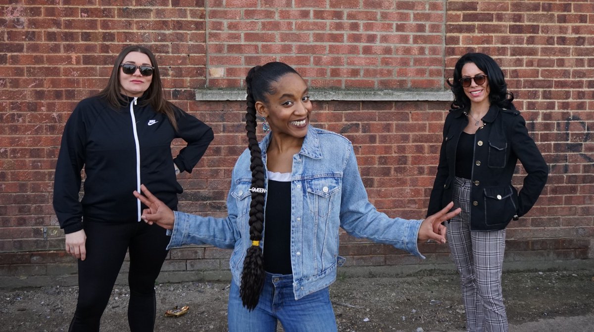 Mumsmission_'s tweet photo. This tuesday @ITV came to see us to have a chat regarding the Cuts the government is putting in place! Obviously we had to take the opportunity for a quick photoshoot! With @telcocitizens 
#mumsempowered
#momcampaigns
#power2dapeople
#makechange https://t.co/mpmAqV1xtw