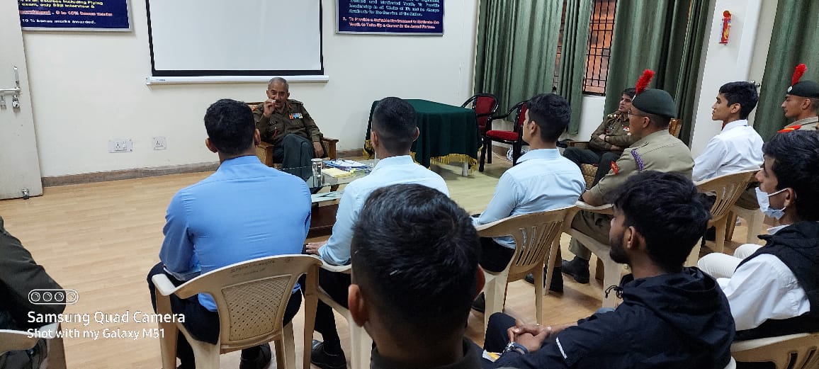 doontigers's tweet photo. Selected cdts for SSB briefed by Gp Cdr @ 29 UK https://t.co/Ei3JUtXiiP