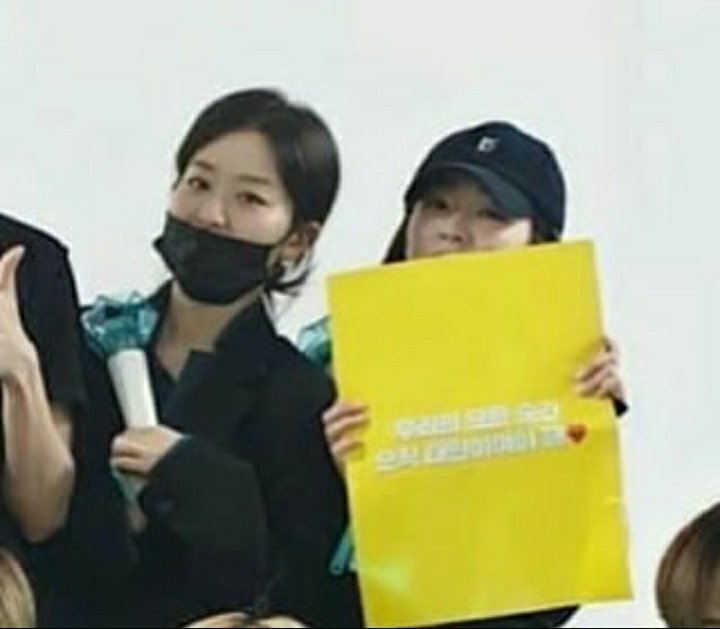 Myves9's tweet photo. Seulrene dating in concert part 2
Taemin's concert with nct
Taeyeon's concert with joy
@RVsmtown #redvelvet 
#SEULGI  #IRENE https://t.co/U65yb2T7VA