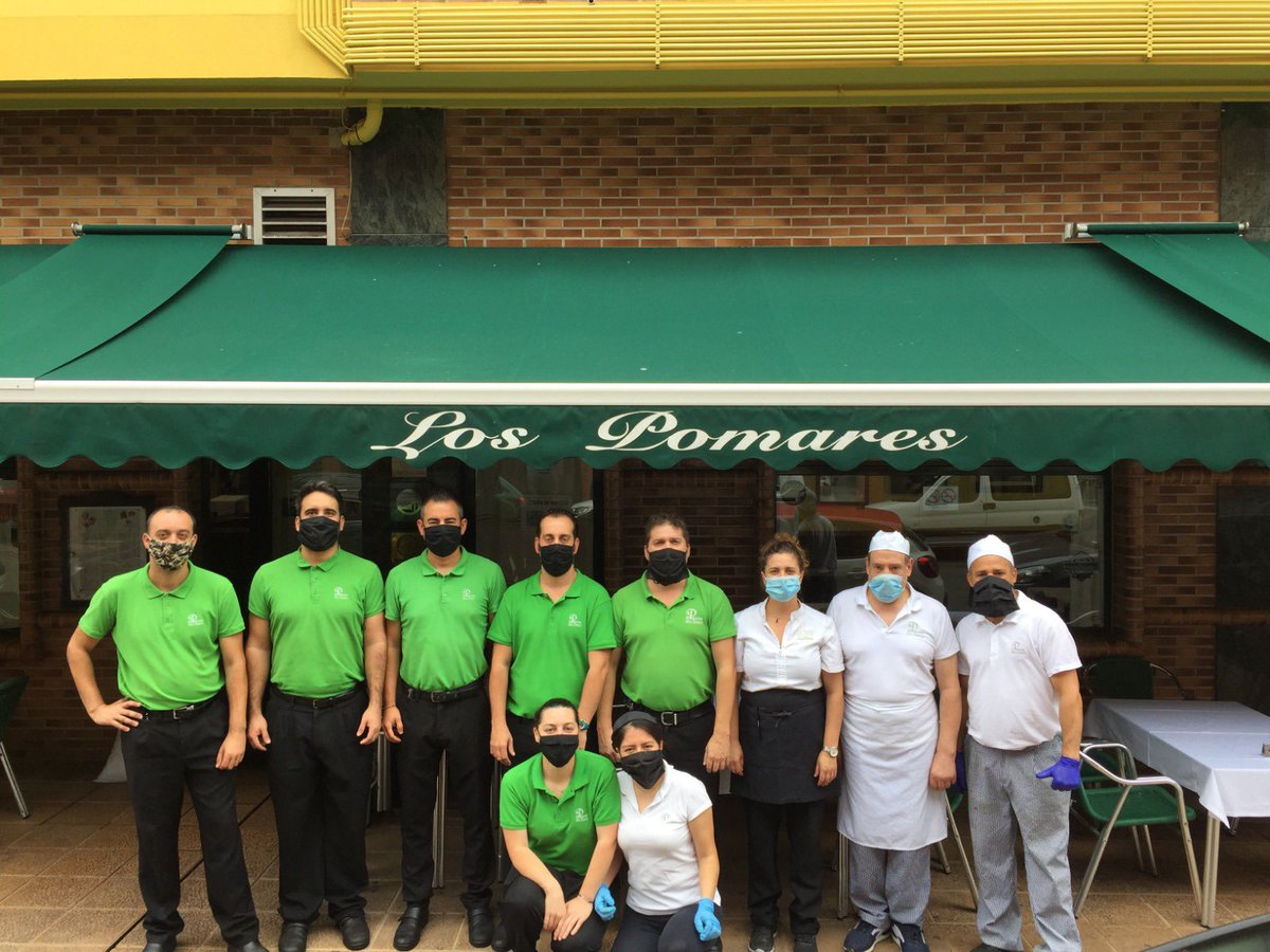 PomaresLos's tweet photo. 🚨Mañana Viernes, 26...

 🔥¡¡¡¡VOLVEMOS!!!!

🔛Abrimos TODOS LOS DÍAS el bar y la terraza con todas las medidas sanitarias, de espacio y horarios

🔌El equipo de Los Pomares ya está listo y con las baterías cargadas 

☎️Reserva tu mesa: 985 354 607

🔥¡Que el ritmo no pare! https://t.co/UfIyUDfLgc