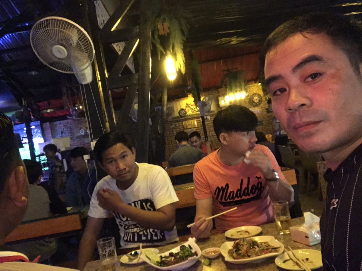 jomyoud3's tweet photo. ຢາກເບຍເຢັນໃຜໃຈດີມາລ້ຽງແນ່ https://t.co/tGP8fTjMOI