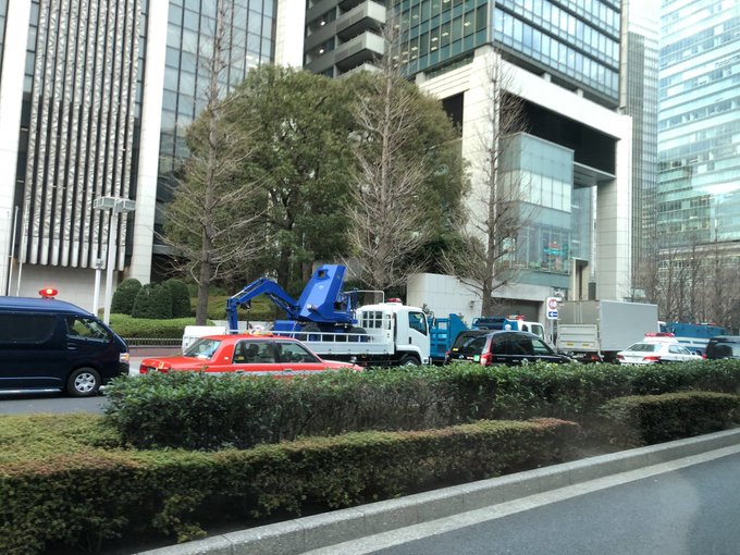 事件 三菱ufj本店に不審物か 爆発物処理班来てて規制線張られてた まとめダネ