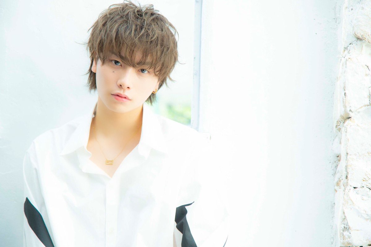 Sano_Koki0403's tweet photo. はじめまして自己紹介します！

鈴伽彗 晃規(すずかぜ こうき)
こうきって呼んでください🙇‍♂️

最近の趣味はNetflix鑑賞📺、お酒🍶嗜む事、身体づくり💪です！

まず、武道館まで全力で突っ走るので応援よろしくお願いします‼️

Instagramも頑張ってるのでフォロー待ってます🙇‍♂️
https://t.co/SZtdPZfWnk https://t.co/Om20XFJ1Wc